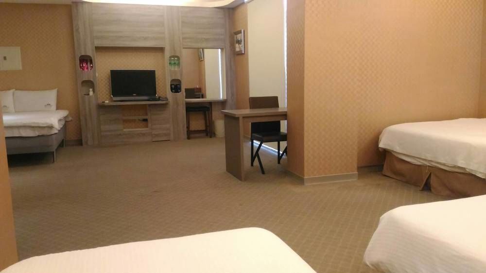Empire Pacific Castle Hotel Yangmei ภายนอก รูปภาพ
