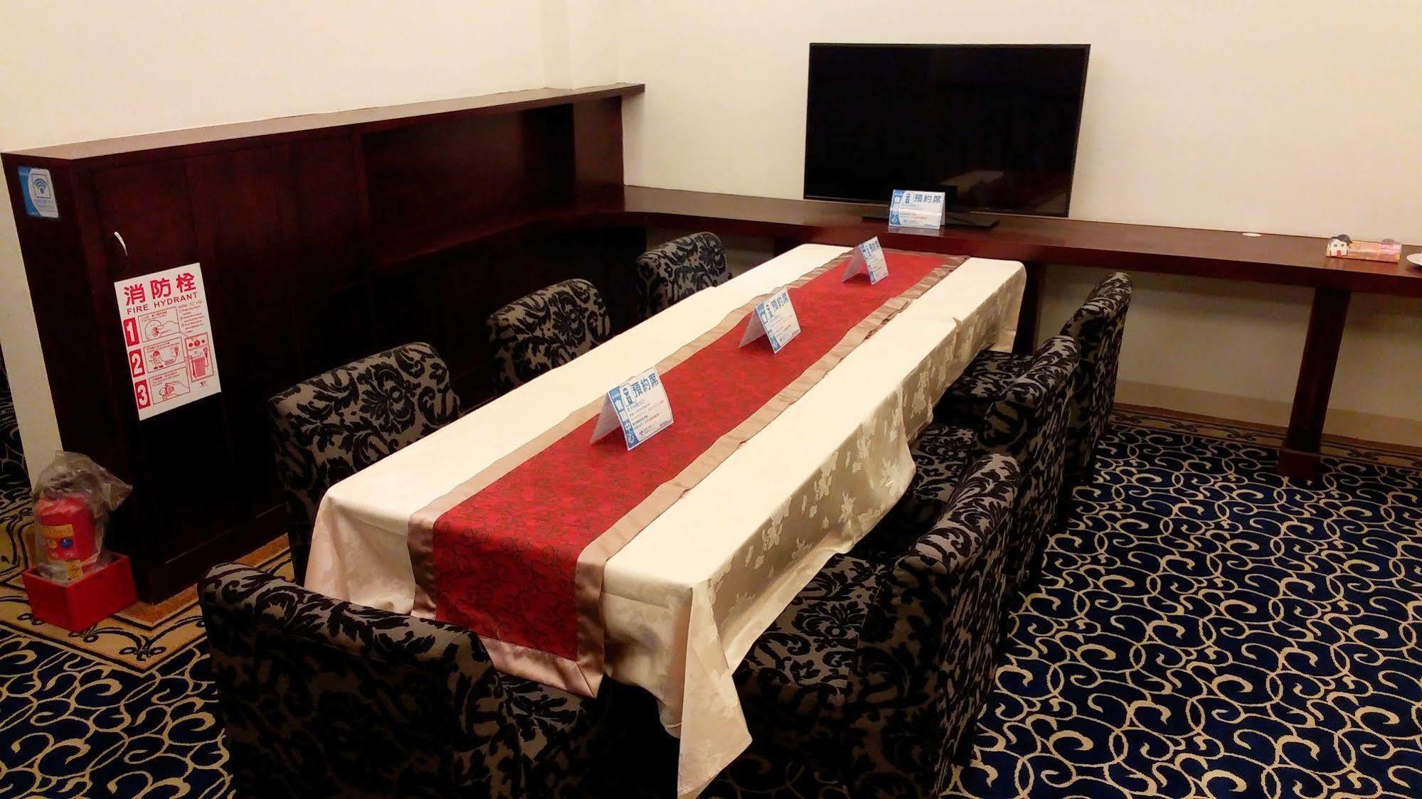Empire Pacific Castle Hotel Yangmei ภายนอก รูปภาพ
