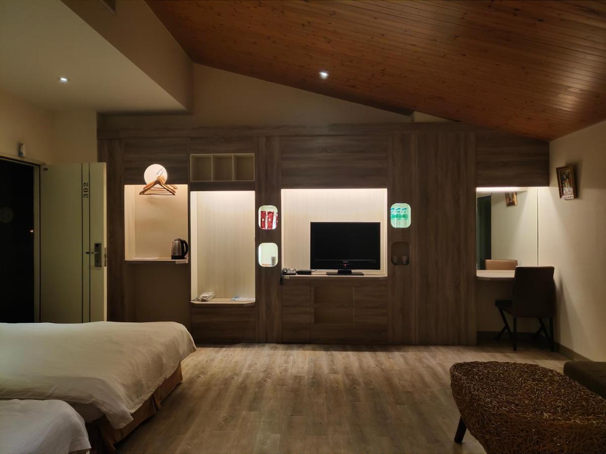 Empire Pacific Castle Hotel Yangmei ภายนอก รูปภาพ